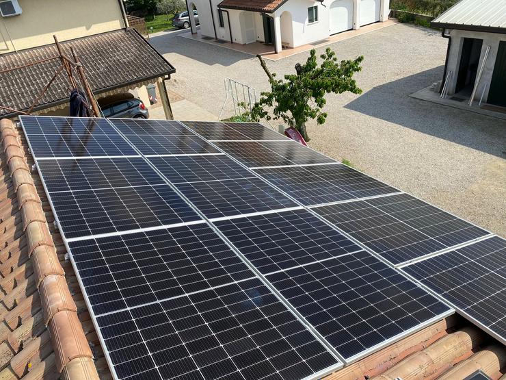 Impianto fotovoltaico da 4,5 kW - Paese TV